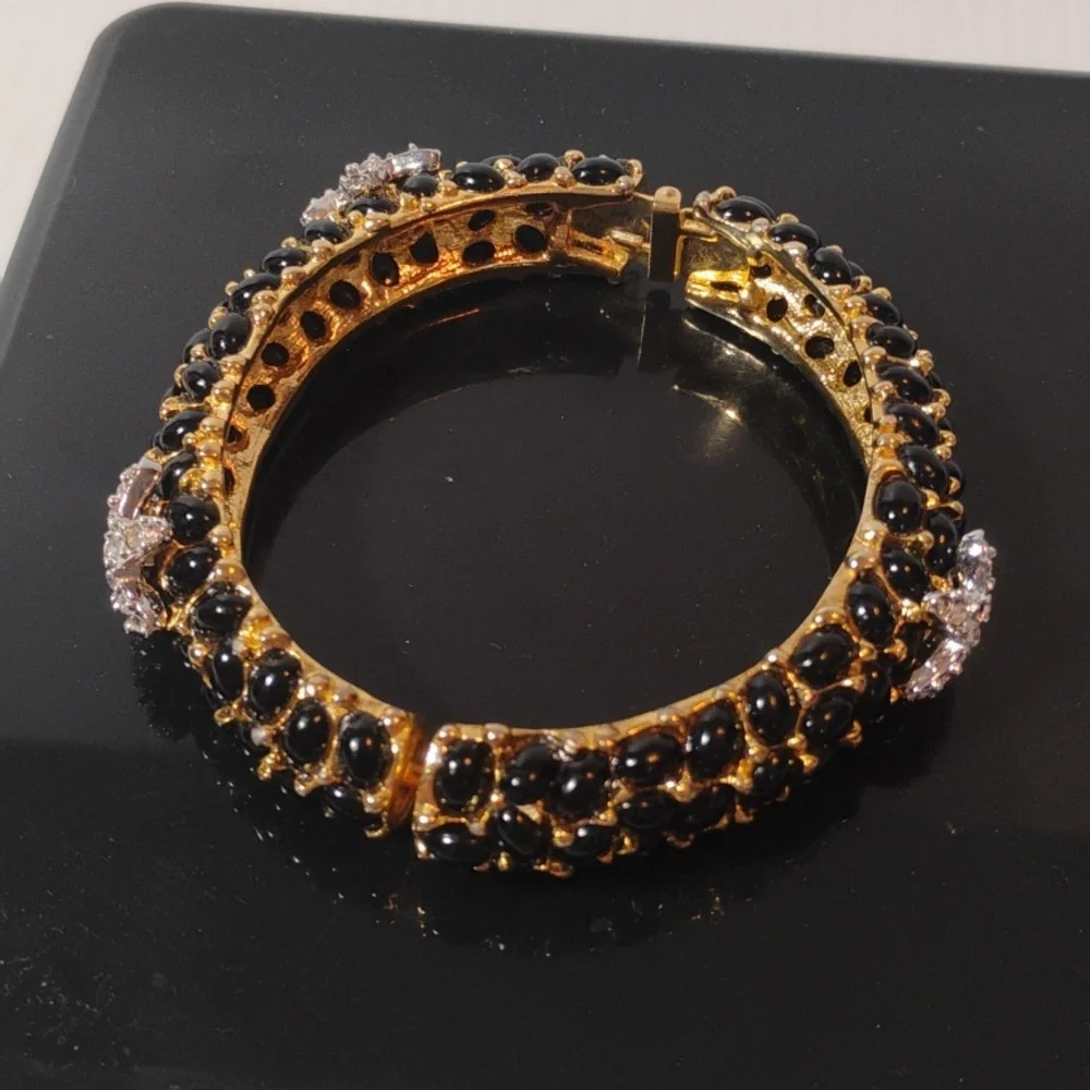 Kenneth Jay Lane Bangle Bracelet featuring black cabochons and crystal starfish - Picture 5 of 8